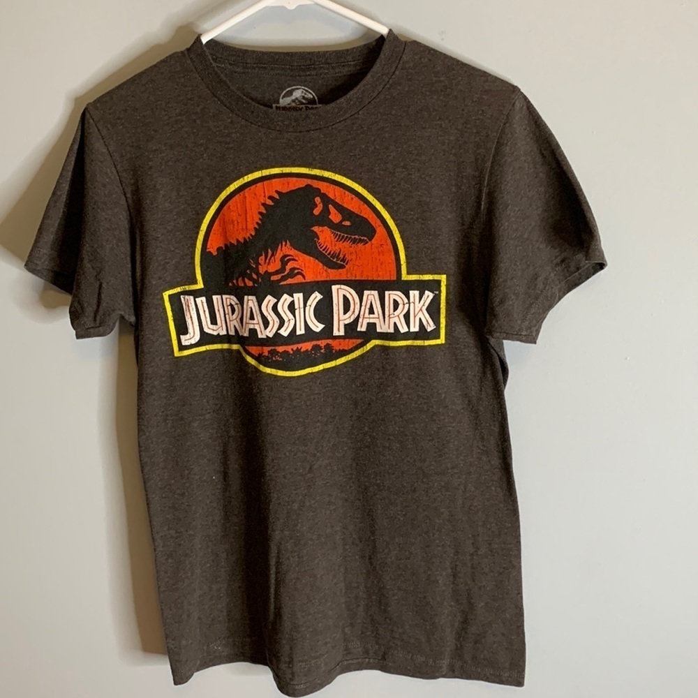 Jurassic Park short sleeve t-shirt slight cracking on design otherwise good cond